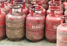 100 रुपये बढ़े एलपीजी गैस सिलेंडर के दाम, जानें कहां पहुंची आपके शहर में कीमत