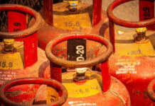 रसोई गैस सिलेंडर की बुकिंग पर मिल रहा है 2700 रुपये तक का कैशबैक ऑफर, ऐसे उठाएं लाभ