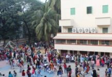 वॉशिंगटन के हाई स्कूल के बाहर हुई गोलीबारी में एक की मौत हो गई , दो अन्य हुए घायल ओर संदिग्ध व्यक्ति गिरफ्तार