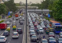 पुरानी गाड़ी वालों के लिए खुशखबरी, अब दिल्ली में चला पाएंगे पुराने वाहन, जानिए कैसे