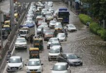 Monsoon: मानसून में दिखा असामान्य बदलाव, दिल्ली-मुंबई में एक साथ बरसेंगे बादल, भारी बारिश का यलो अलर्ट जारी Weather Update Monsoon Arrives in Delhi Mumbai IMD Issued Yellow Alert Heavy Rain in Delhi News in Hindi