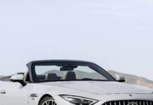 दिखने में अप्सरा से कम नहीं ये गाड़ी, बटन दबाते ही बदलती है स्पोर्ट्स कार में दिखने में अप्सरा से कम नहीं ये गाड़ी, बटन दबाते ही बदलती है स्पोर्ट्स कार में