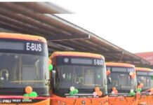 दिल्ली की सड़कों पर देरी से उतरेंगी नई इलेक्ट्रिक बसें?, जानें इसके कारण दिल्ली की सड़कों पर देरी से उतरेंगी नई इलेक्ट्रिक बसें?, जानें इसके कारण