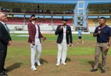 IND vs WI Test Live: वेस्टइंडीज के चंद्रपॉल और ब्रैथवेट क्रीज पर जमे, टीम इंडिया को पहले विकेट की तलाश WI vs IND Test Live Score: India vs West Indies 1st Test Match Scorecard Updates in Hindi