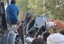 पानीपत में यमुना नदी में गिरी आर्मी की गाड़ी: बाढ़ प्रभावित इलाकों की विजिट के दौरान हादसा; 6 जवानों को निकाला सुरक्षित App Install Banner