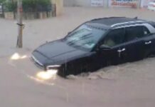 बारिश में नहीं दिया कार पर ध्यान तो अटक कर रह जाएंगे! बारिश में नहीं दिया कार पर ध्यान तो अटक कर रह जाएंगे!