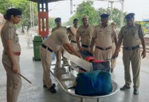 पलवल में स्वतंत्रता दिवस पर पुलिस अलर्ट: होटल-रेस्टोरेंट में चला सर्च अभियान; रेलवे स्टेशन पर भी आने जाने वालों की कड़ी तलाशी App Install Banner