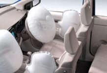 इस कार की डिमांड से हैरान हुई कंपनी, ‘भीड़’ देखकर रोकनी पड़ी बुकिंग इस कार की डिमांड से हैरान हुई कंपनी, ‘भीड़’ देखकर रोकनी पड़ी बुकिंग