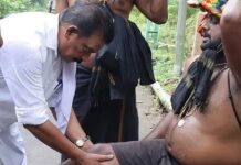 केरल: ‘यह महज गलतफहमी’, दलित मंत्री के साथ मंदिर में हुए भेदभाव पर पुजारियों के संगठन ने दी सफाई केरल: ‘यह महज गलतफहमी’, दलित मंत्री के साथ मंदिर में हुए भेदभाव पर पुजारियों के संगठन ने दी सफाई