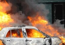 दंगे या झगड़े में जल जाए कार और बाइक, तो कैसे मिलता है इंश्योरेंस क्लेम? जानिए दंगे या झगड़े में जल जाए कार और बाइक, तो कैसे मिलता है इंश्योरेंस क्लेम? जानिए