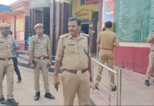 यूपी: सरयू एक्सप्रेस में महिला कांस्टेबल पर हमला करने वाला आरोपी एनकाउंटर में ढेर, SO समेत तीन पुलिसकर्मी घायल यूपी: सरयू एक्सप्रेस में महिला कांस्टेबल पर हमला करने वाला आरोपी एनकाउंटर में ढेर, SO समेत तीन पुलिसकर्मी घायल