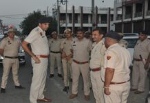 रोहतक पुलिस ने सेफ सिटी के तहत चलाया अभियान: 30 मनचलों को पकड़ा, चेतावनी देकर छोड़ा, आवारागर्दी व हुड़दंगबाजी करने वालों के खिलाफ कार्रवाई App Install Banner