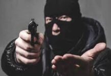 रोहतक में किन्नर से लूट: कमरे में घुसकर धमकाया, पिस्तौल के बल पर फोन पे में डलवाए 99 हजार, अपहरण का प्रयास App Install Banner