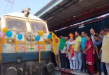 रोहतक से खाटूश्याम के लिए चली ट्रेन: MP अरविंद बोले- 24 घंटे में दर्शन करके आ सकेंगे भक्त, जल्द वंदे भारत की सौगात दिलाएंगे App Install Banner